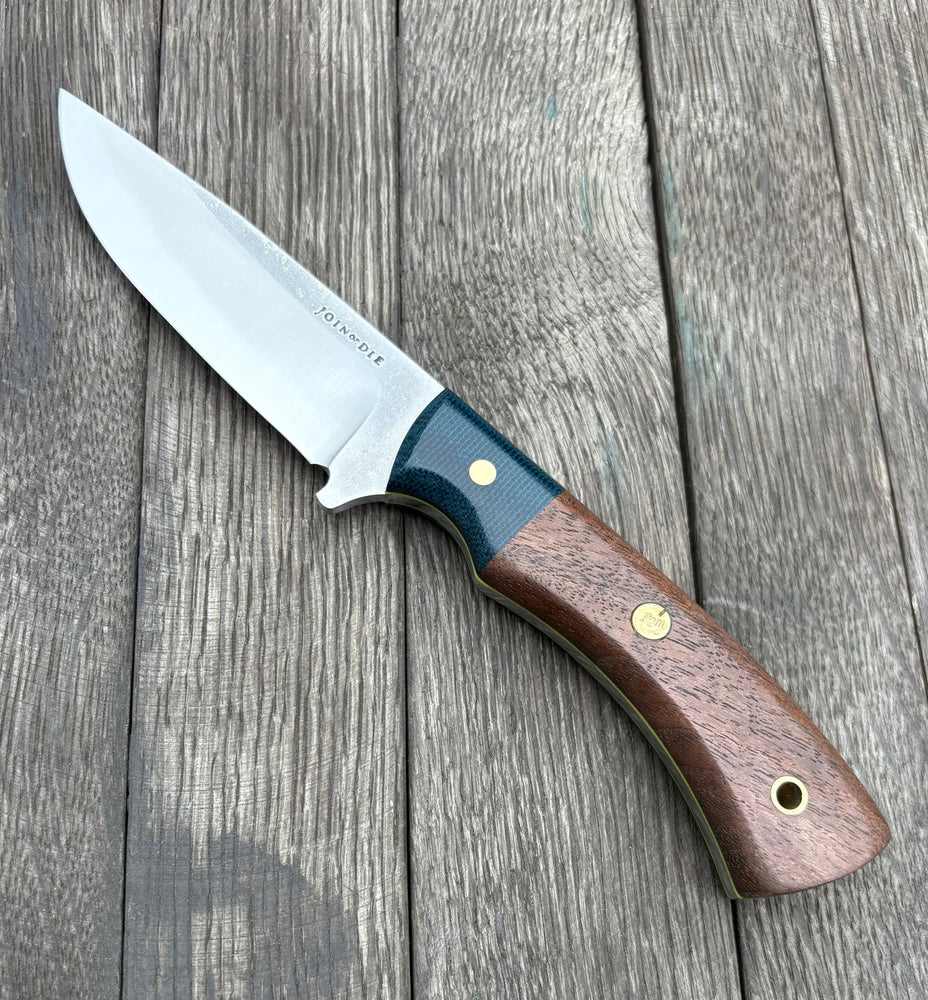 
                  
                    Explorer
                  
                