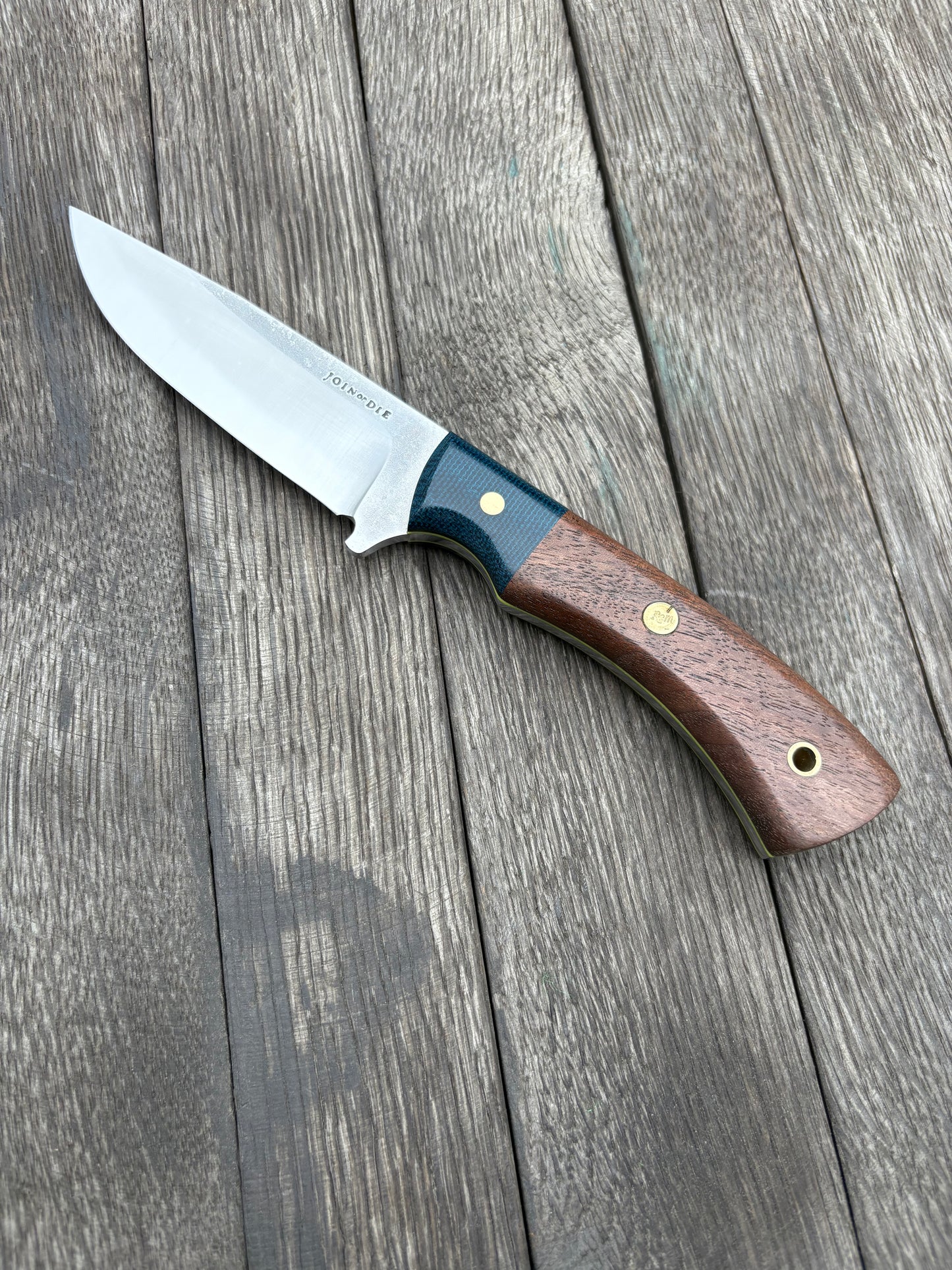 
                  
                    Explorer
                  
                