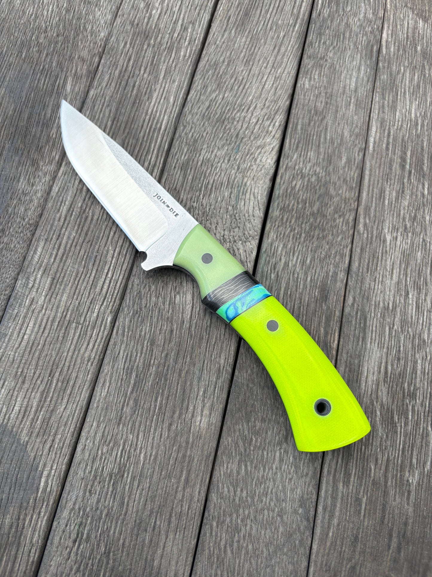 
                  
                    Explorer
                  
                